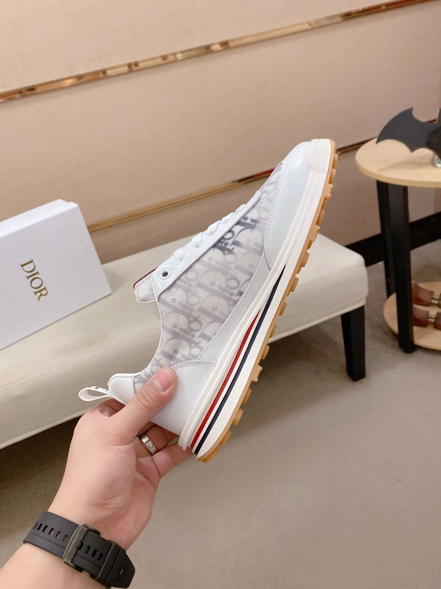 Factory price: 420💰[Dior·Dior] New casual sports style men's shoes, new spring and summer design, perfect workmanship, lace-up lazy style to create wardrobe quality, upper: imported cowhide, sheepskin lining is soft and comfortable, ultra-light TPU wear-resistant outsole, simple, versatile fashion men's shoes, excellent color code number 38--44. (Can be customized for 45 non-refundable)